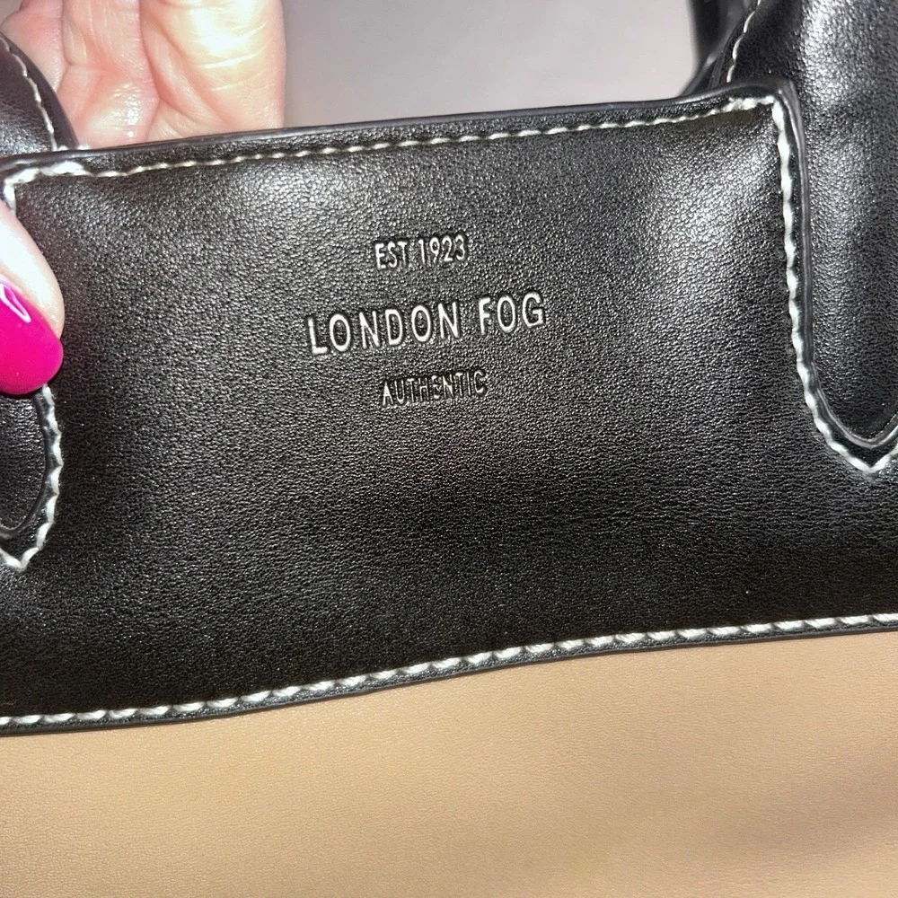 London Fog Handbag with crossbody strap good condition Black Tan‎